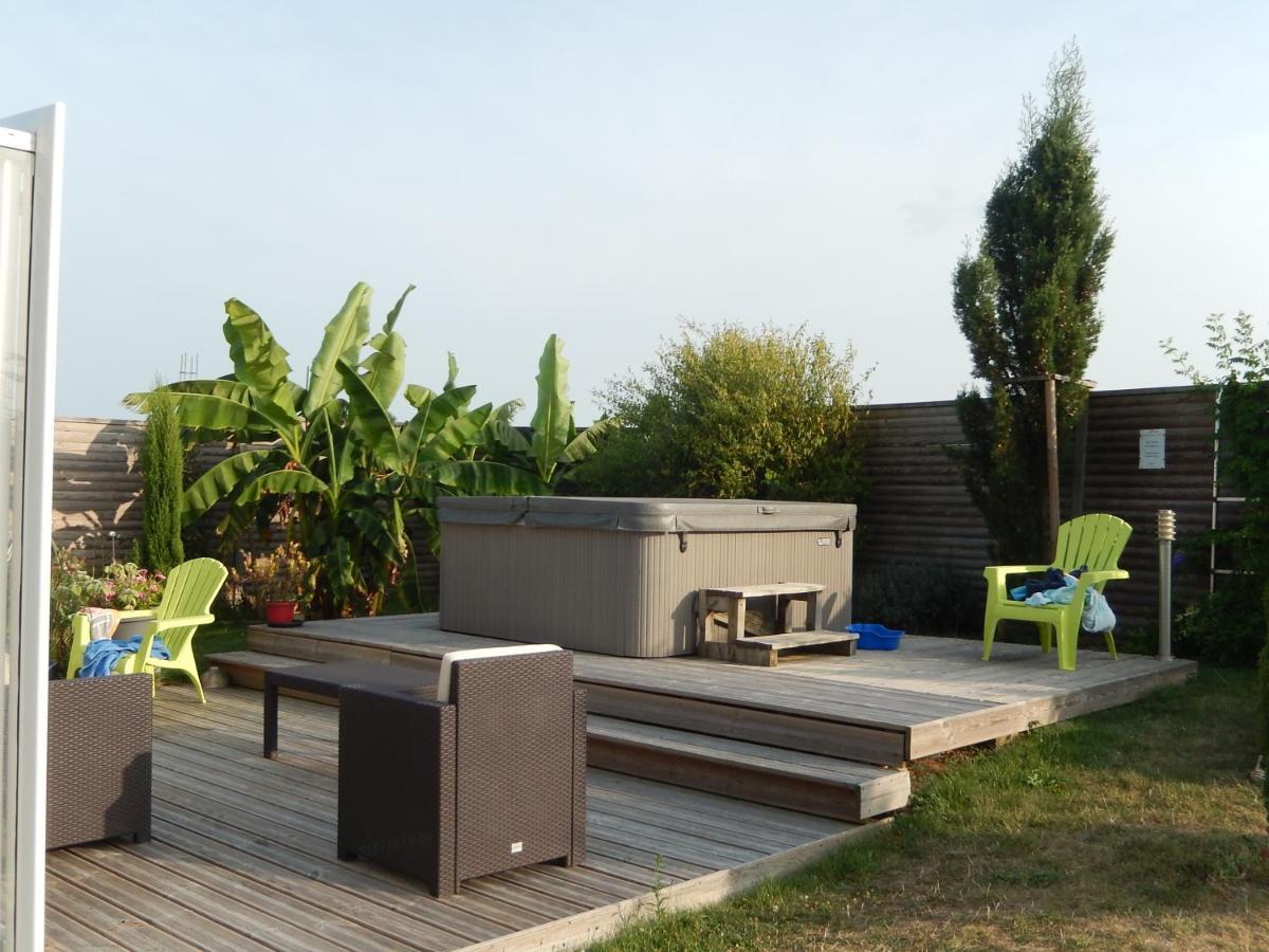 Les Quatre Saisons Bed & Breakfast Antogny-le-Tillac Ngoại thất bức ảnh
